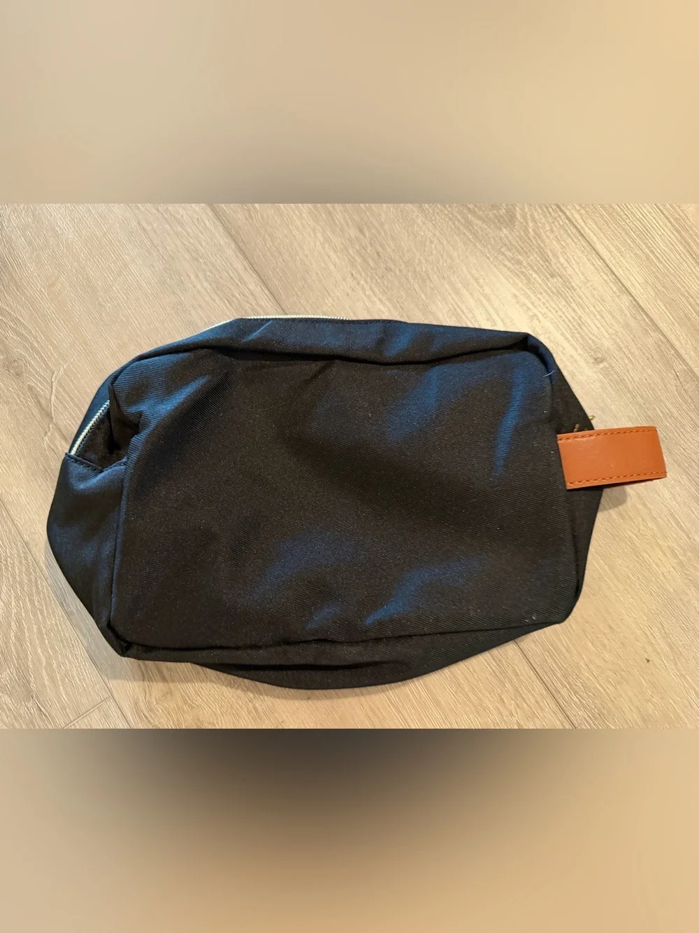 Medium Unbranded Black Quilted Cosmetic Holder - NWOT